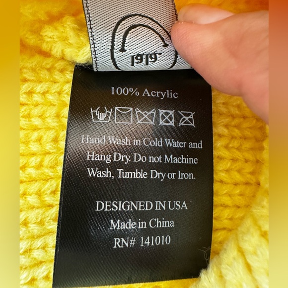 DRESSED IN LALA Grunge Chic Label Beanie in Butter - Color Yellow - One Size - Picture 2 of 6